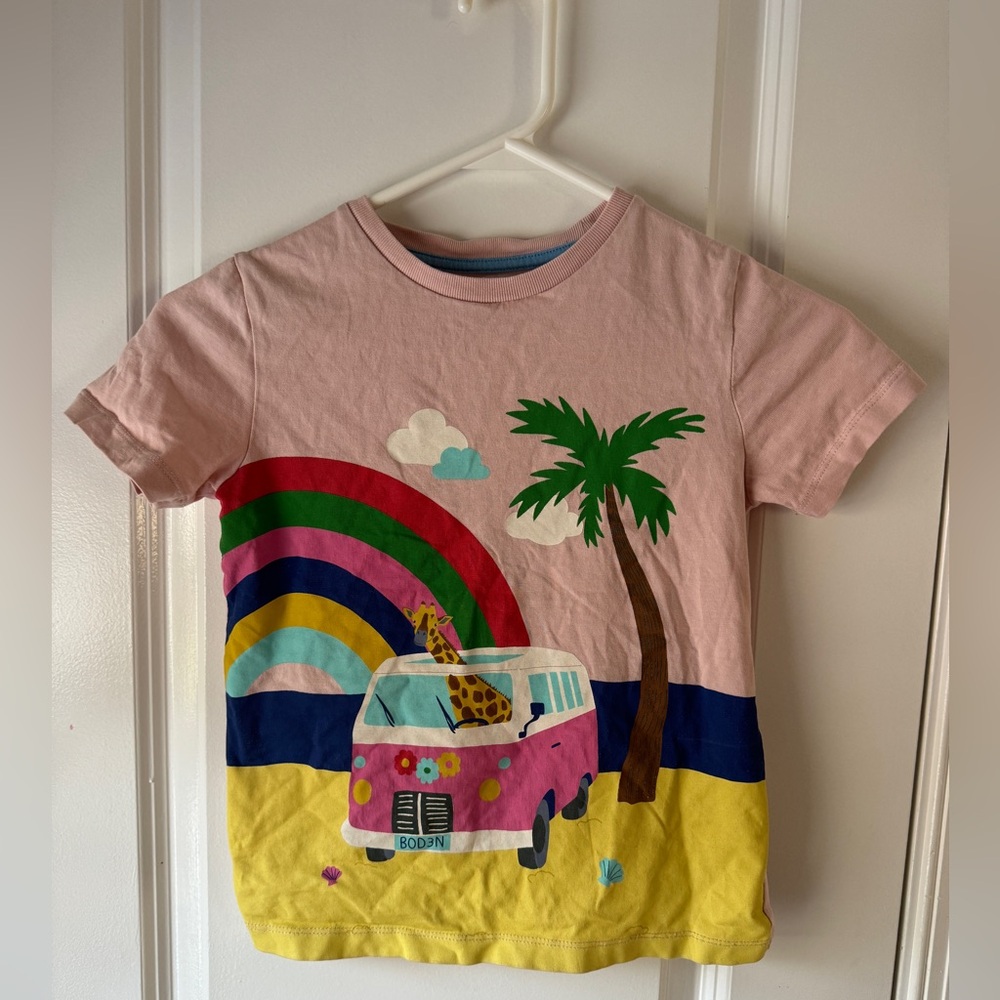 Adorable Mini Boden Giraffe T-Shirt